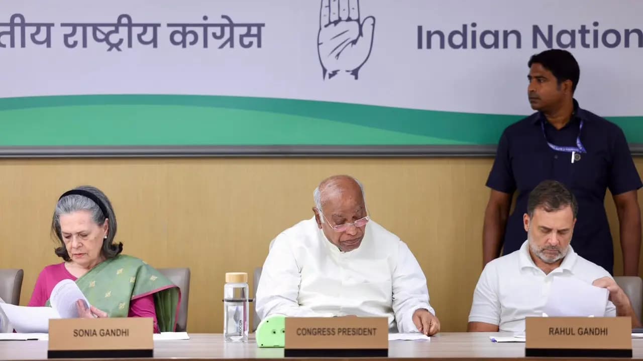 Congress to hit the roads to counter BJPs strategy