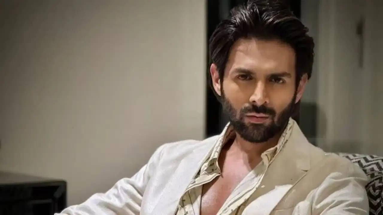 Kartik Aaryan Suffers Severe Knee Injury while shooting on Kabir Khan Film 