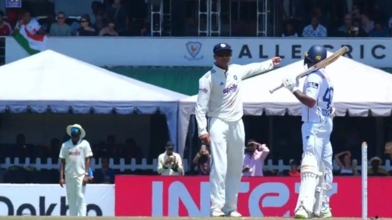 Yashasvi Jaiswals IPL tease gets Dickwella hooked as Prasidh Krishna claims his wicket