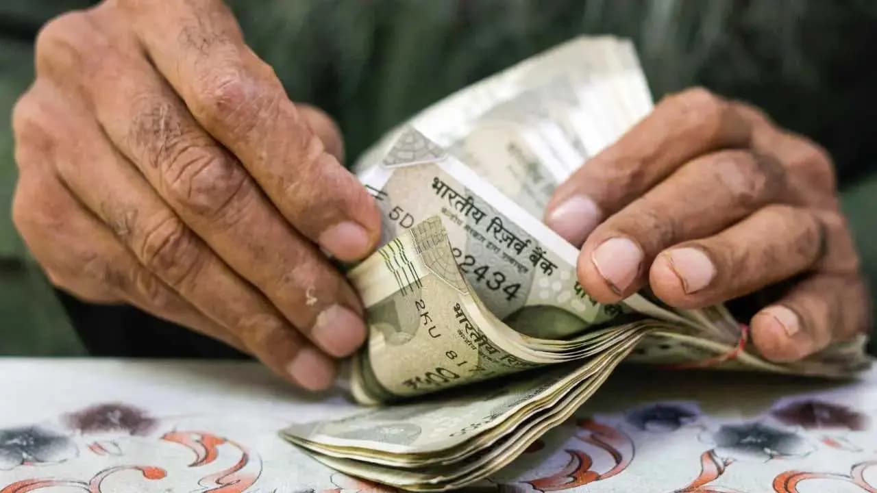 Savings Schemes: Save Rs 195 daily and get a return of rupees 10 lakh learn about this government scheme 