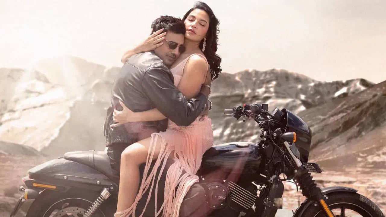 Dev and Subhashree Ganguly performed in Mala Re song as the wrap of Desu7