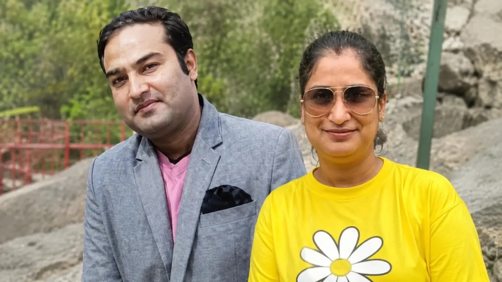 SBI Bank Employee Shoots Wife Outside bank Killed Sister Then Self