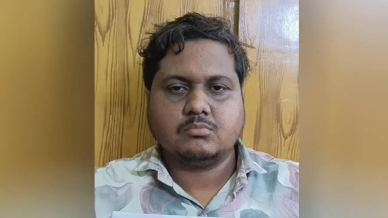 Two Dancers Insulted in Bongaon Station Despite Having Tickets, Accused TTE Arrested
