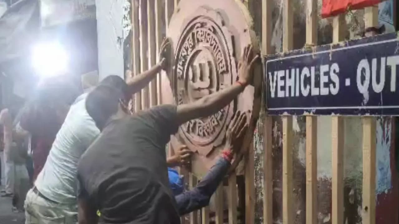 Jadavpur University unrest update: Sources claimed case has been started on VCs complaint
