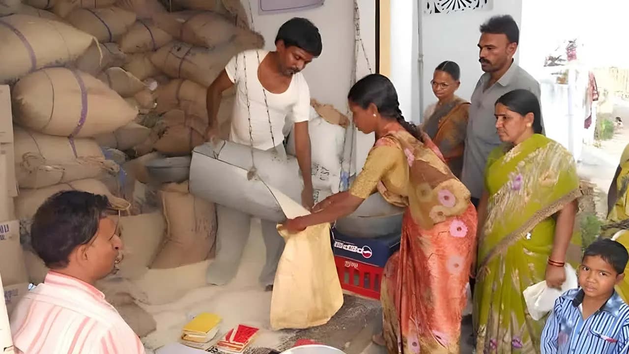 Ration Rules Update: Govt has modified the rules of the Pradhan Mantri Garib Kalyan Yojana food grains can now be purchased from ration shops in any part of the country 