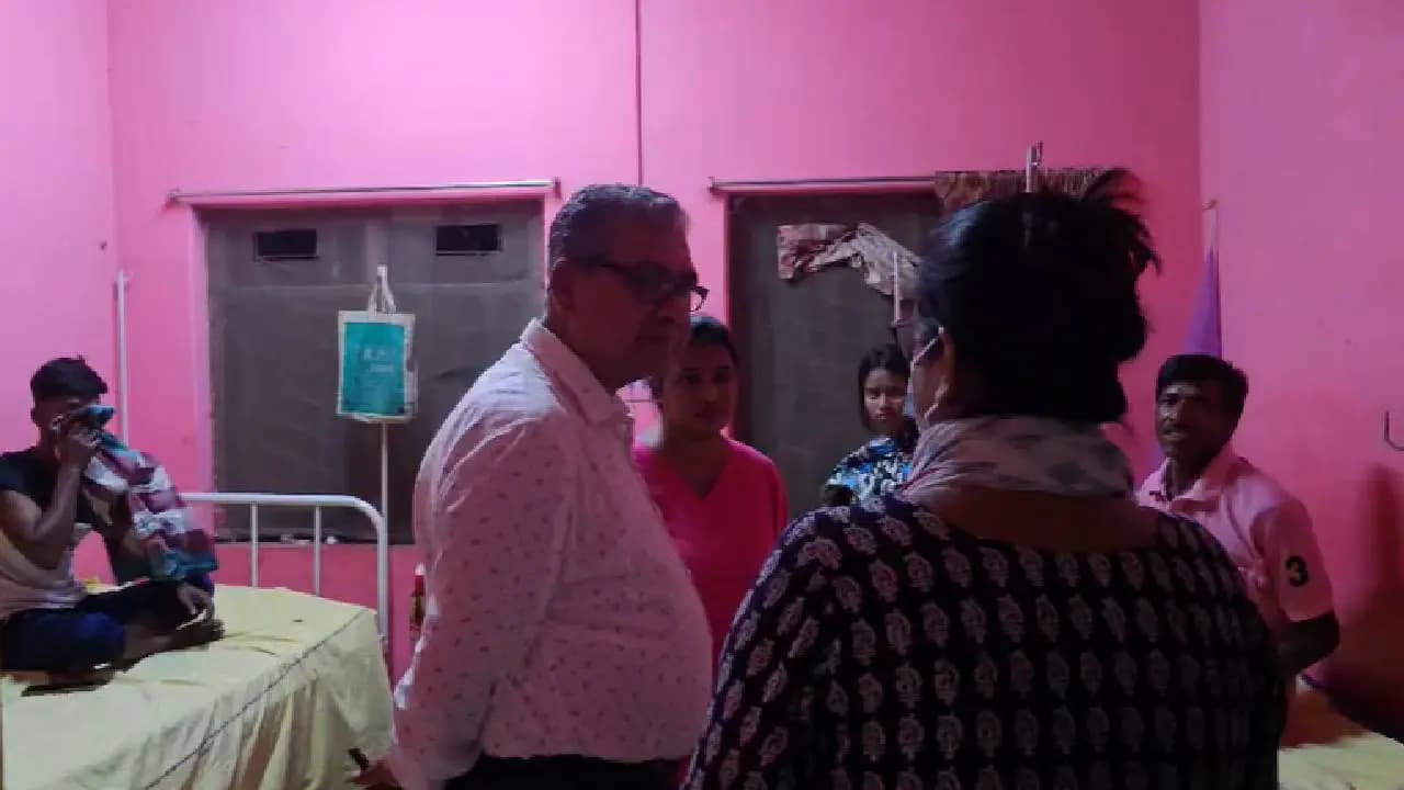 West Bengal Health Minister Makes Surprise Visit to Barshul Health Centre