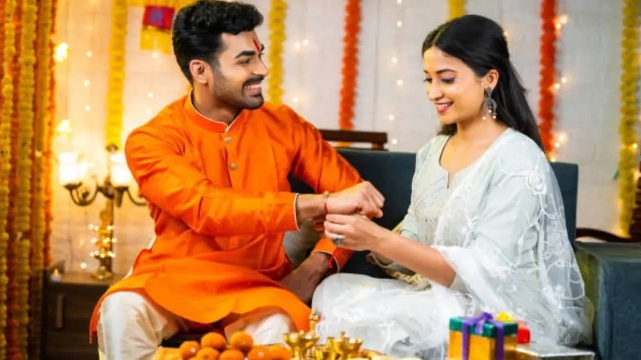 Raksha Bandhan History: Who Tied the First Rakhi to Whom According to Mythology