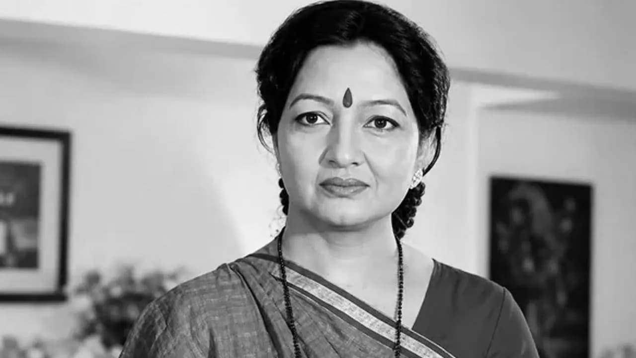 India's first female mimicry artist Asha Singh Jaiswal, has passed away