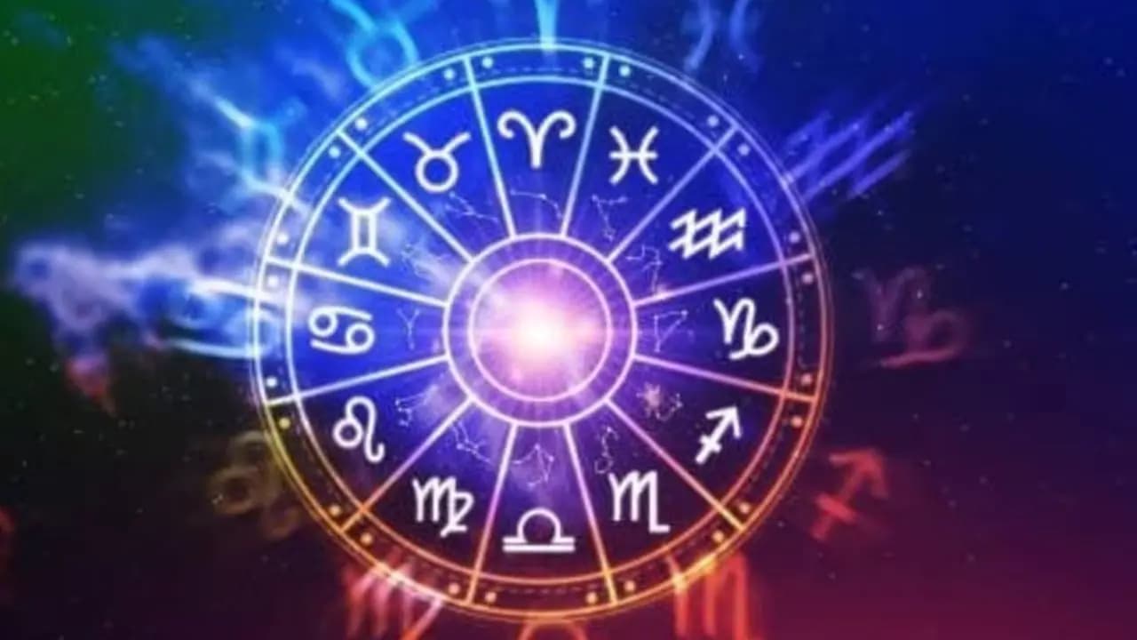 24 August Horoscope Monday Rashifal warning for money matters and stay alert in Emotional Conversations know all zodiac Predictions Today