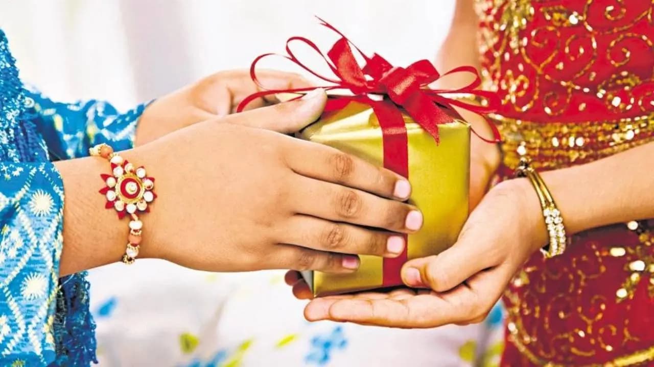  Raksha Bandhan 2026: 8 Unique and Personalised Gift Ideas to Surprise Your Sibling