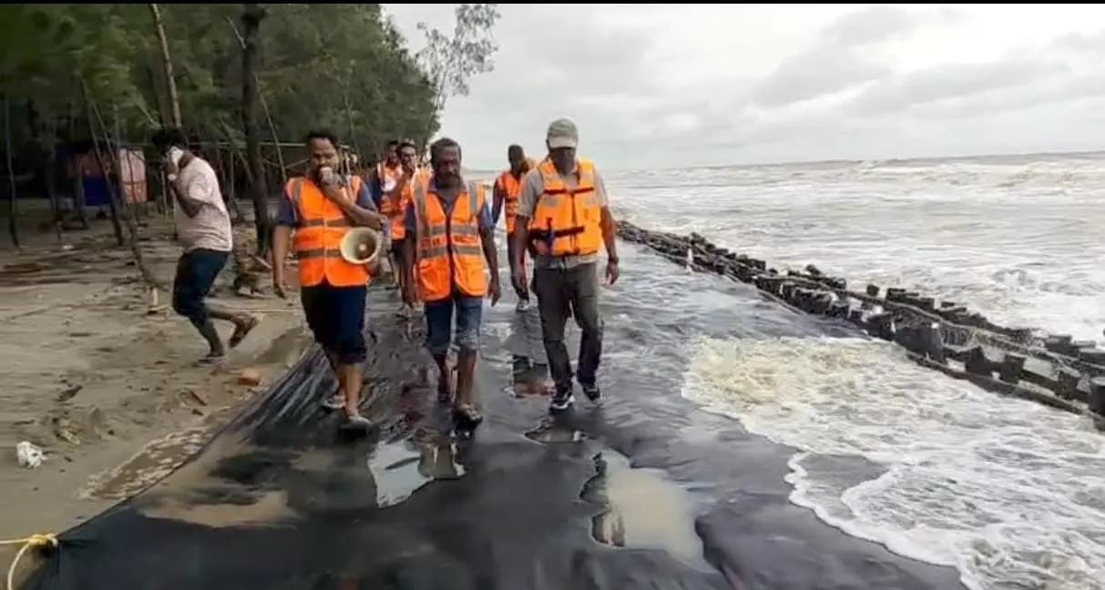IMD Weather Update: Cyclone is intensifying in the Bay of Bengal again Heavy storms and rains to continue from Kolkata to districts