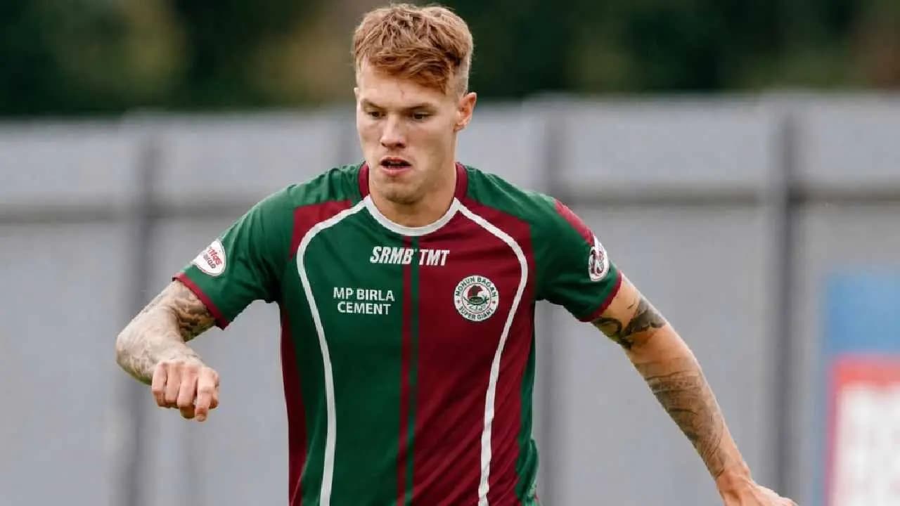 Mohun Bagan sign Scottish striker Lee Erwin, how is he connected to East Bengal? 