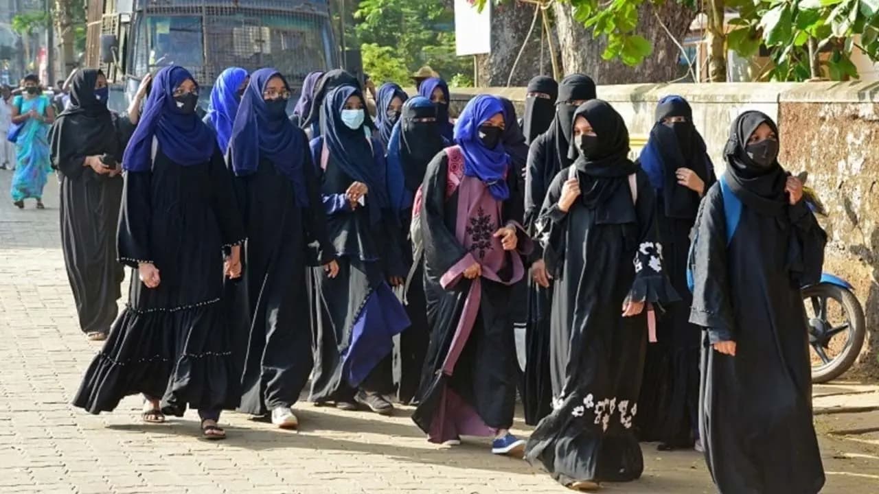 Court News: Hijab is not mandatory in Islam Allahabad High Court dismisses plea regarding wearing headscarves 