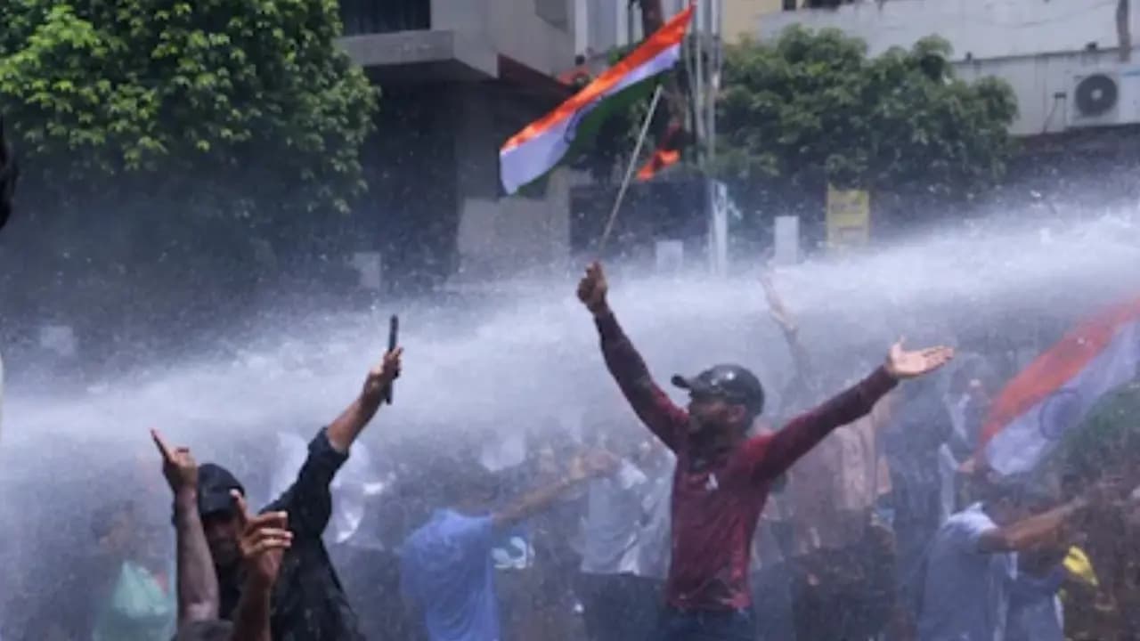 Bihar Protest Update:students break barricades Water cannons used 