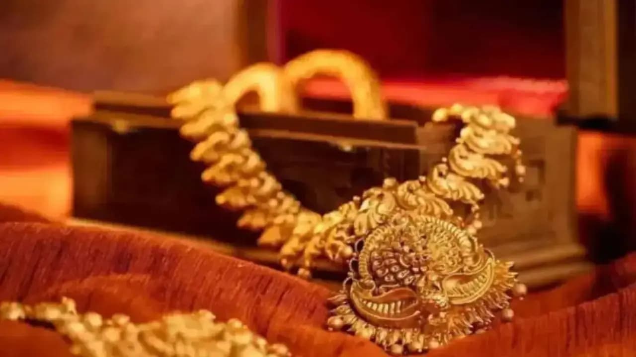 Kolkata Gold Price Big Change Today: Check 22 and 24 Carat Gold Price on August 25