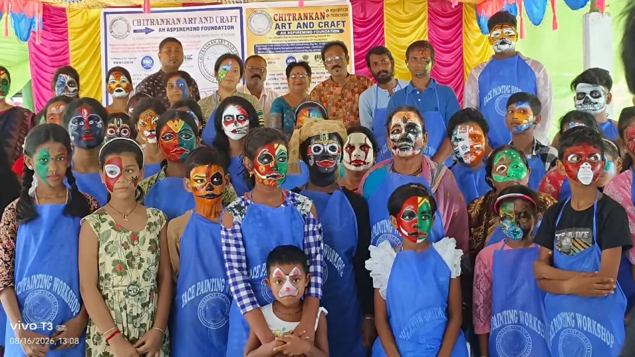 Not in Canvas Artists Paint in Human Face, Chitrankan Art And Craft New Idea Creats Buzz