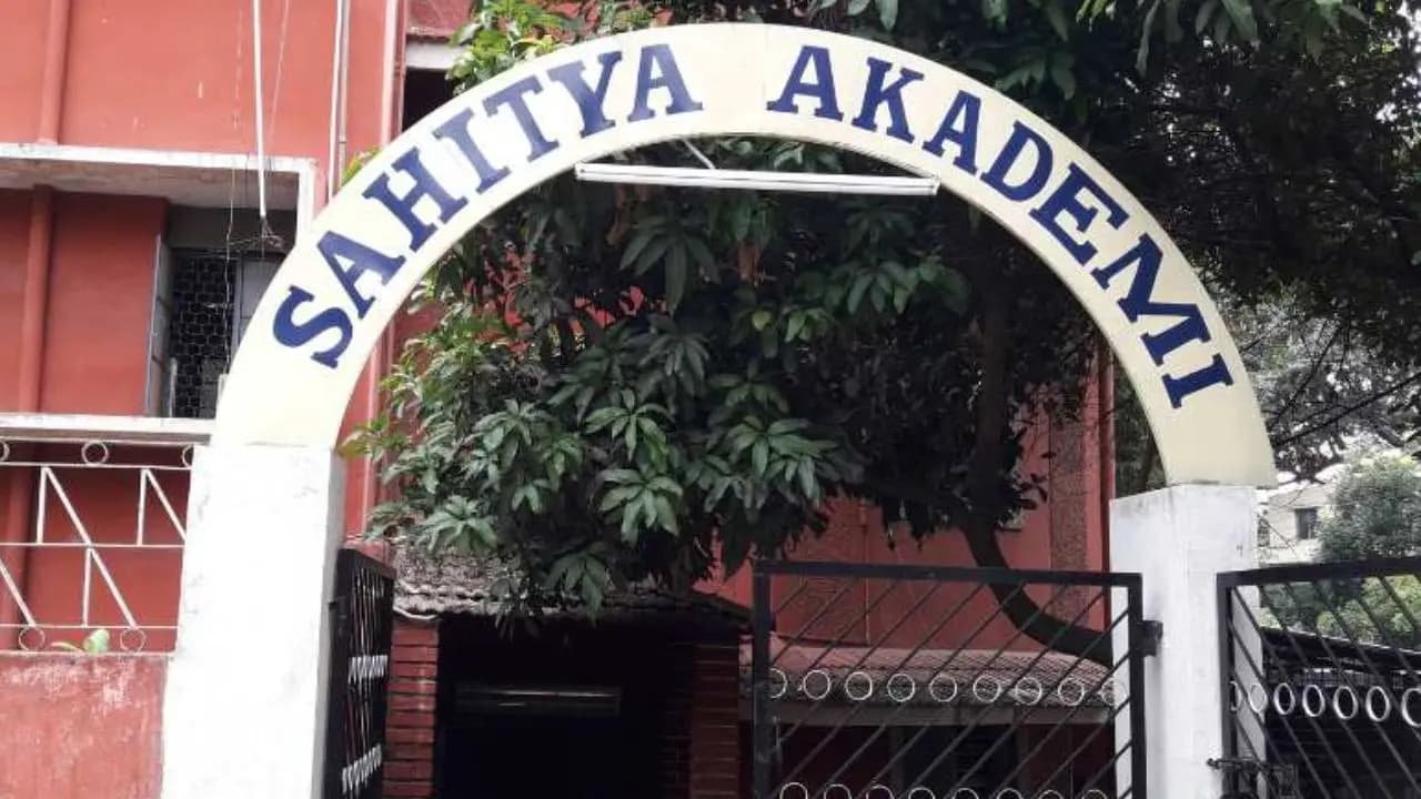WB Jobs: Sahitya Akademi is inviting applications for 30 vacant posts in various ranks