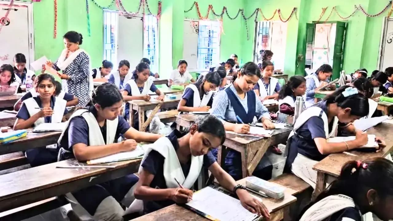 Bengal Education Shocker: Centres report highlights West Bengal 4133 schools have zero students but 19000 teachers