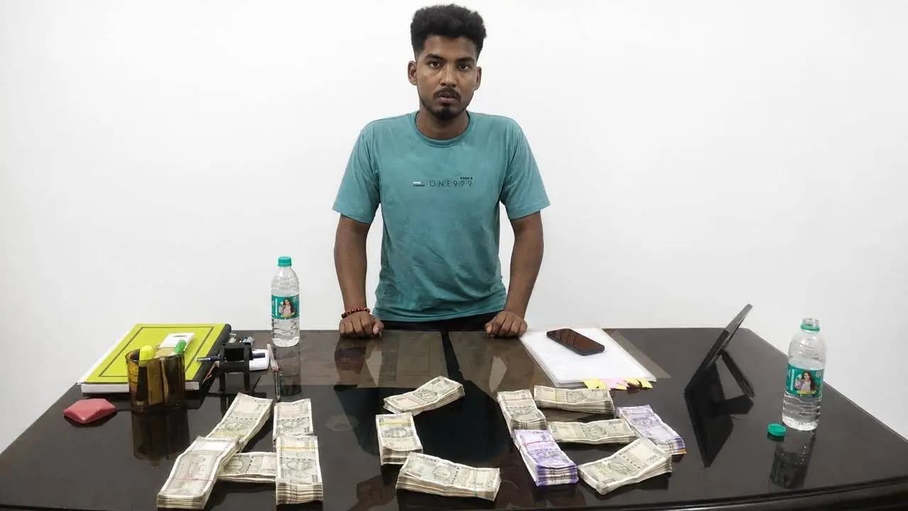 Jhargram Manager Incident: ​Jhargram Police Constable and 3 Others Arrested for Extorting Money from Trucks