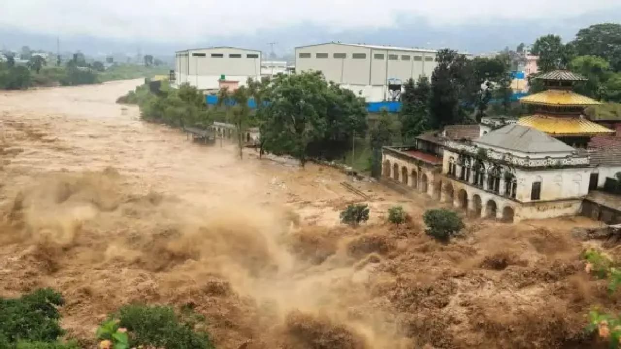 Nepal Flash Flood: Reasons behind Nepal Disaster what Scientists had to say