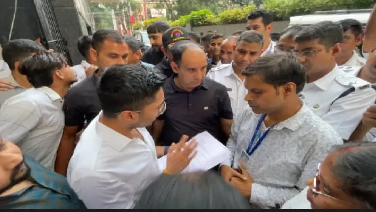 Abhishek Banerjee Update: KMC-POlice went to the Camac Street office to remove a billboard clash