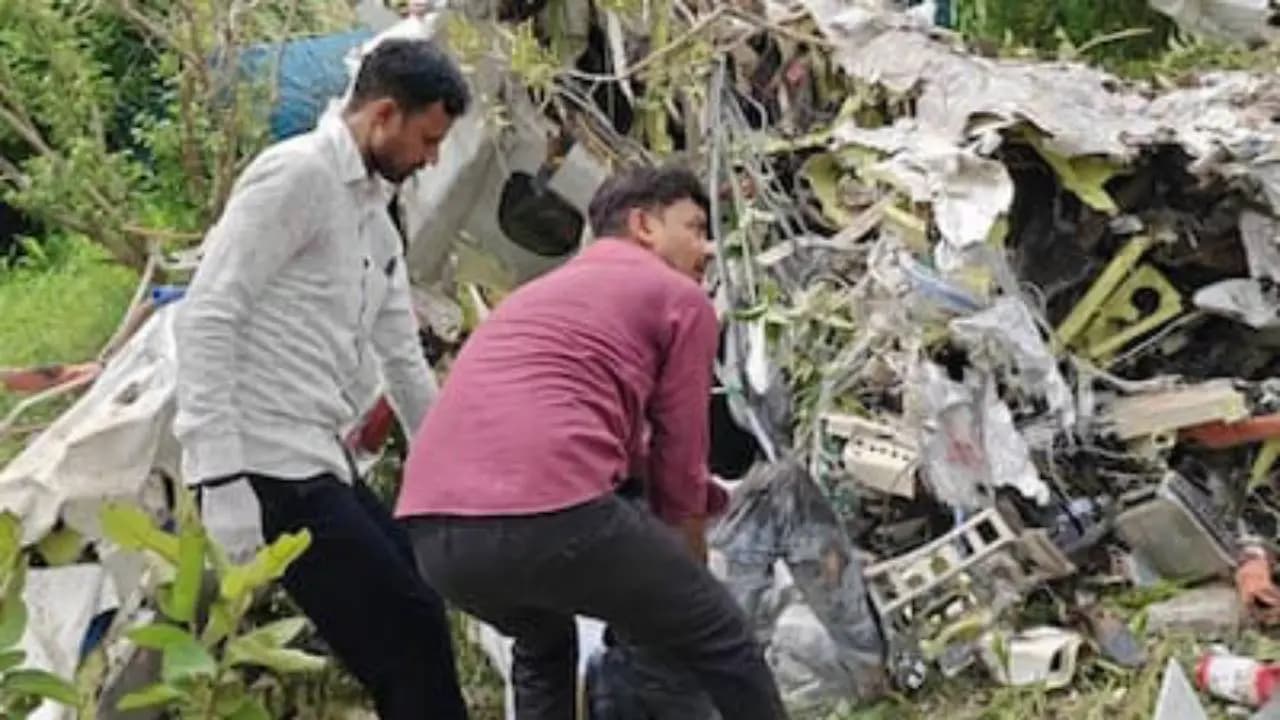 2 Pilots Dead In Training Aircraft Crash In Kanpur