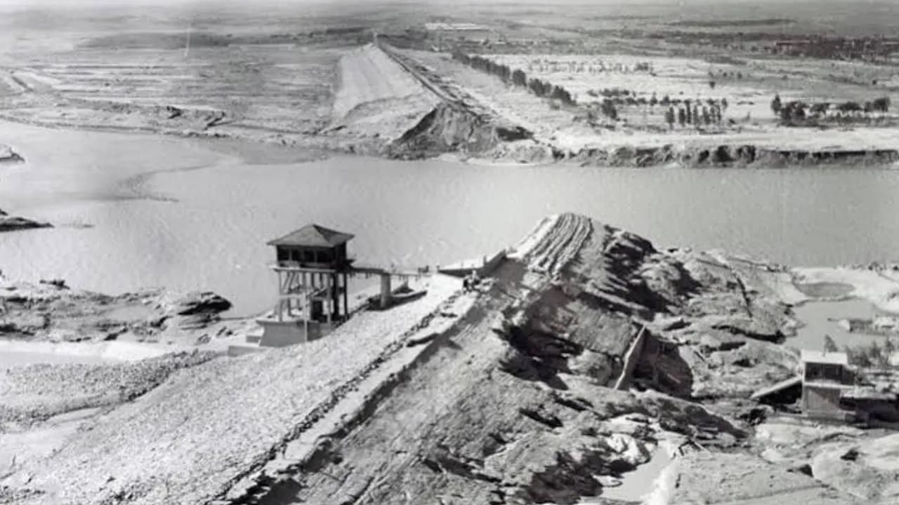 62 dams collapsed in China in a single night Beijing concealed the deaths of 200000 people for 20 years