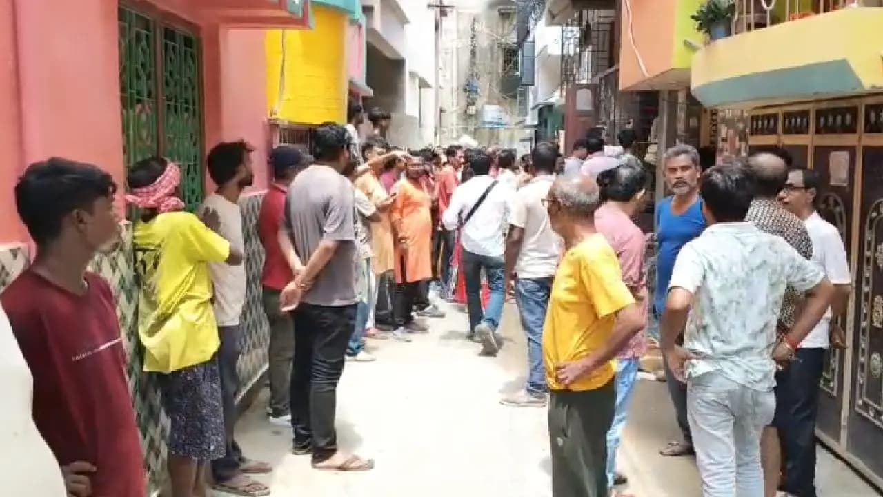 Kolkata Businessman killed at his house in Malda Districts 