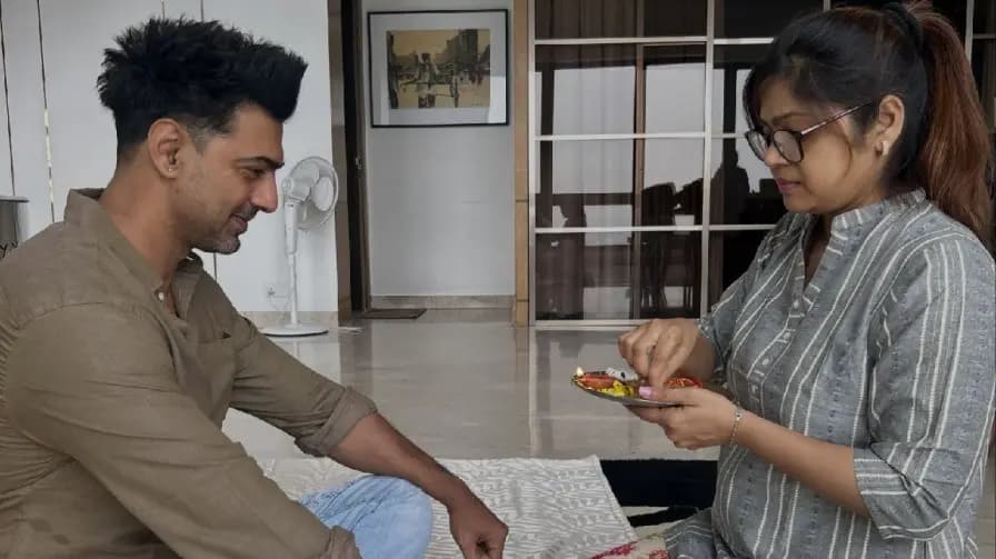 Dev Celebrates Raksha Bandhan with Sister