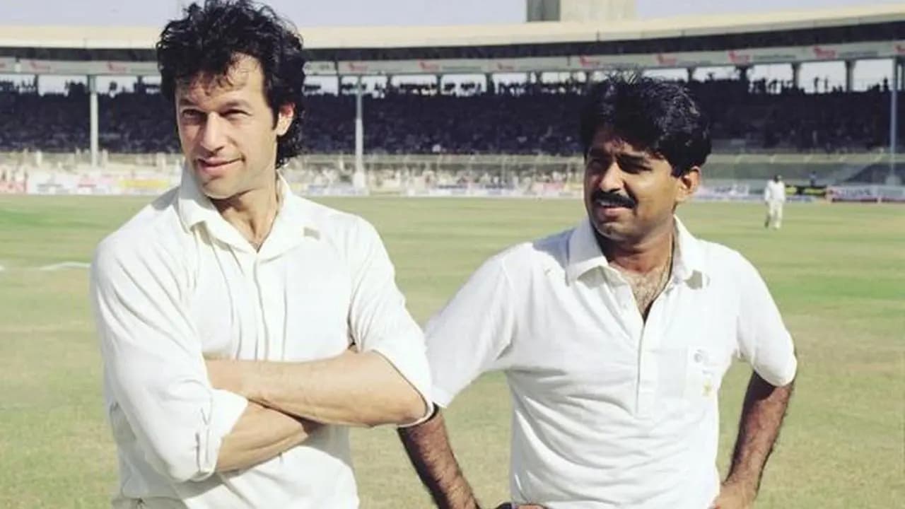 Former Pakistan skipper Javed Miandad broke down while defending Imran Khans integrity 