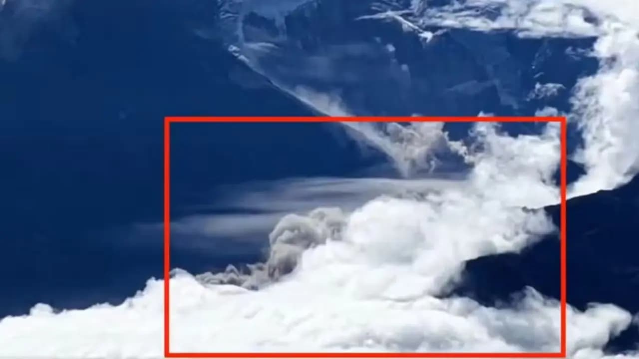 The moment before the Nepal disaster caught on camera