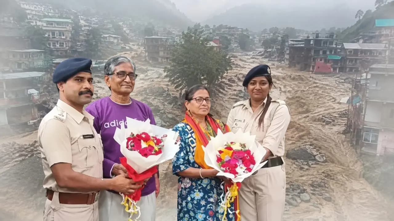 Stranded Basirhat Couple Safely Return Home From Flood-Hit Nepal, Welcomed by Police