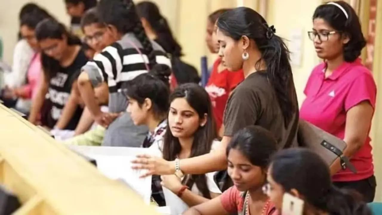 জয়েন্টের বিকেন্দ্রীভূত কাউন্সেলিং নিয়ে কাটল জট!