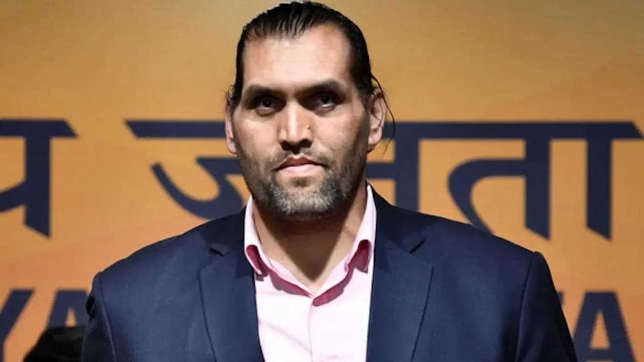 The great khali escapes car accident shared his update