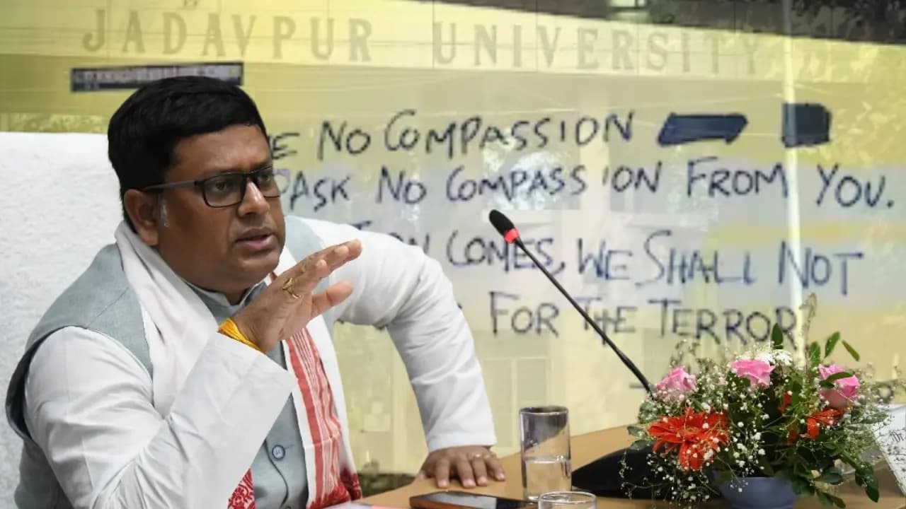 Sukanta Majumdar reaction on  Jadavpur University walls graffiti