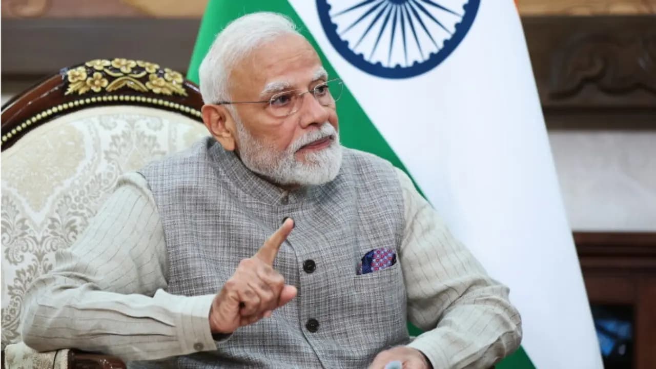 PM Modi s warning to Indians: despite stellar GDP performance PM Narendra Modi asked citizens renew their pledge for an Atmanirbhar Bharat