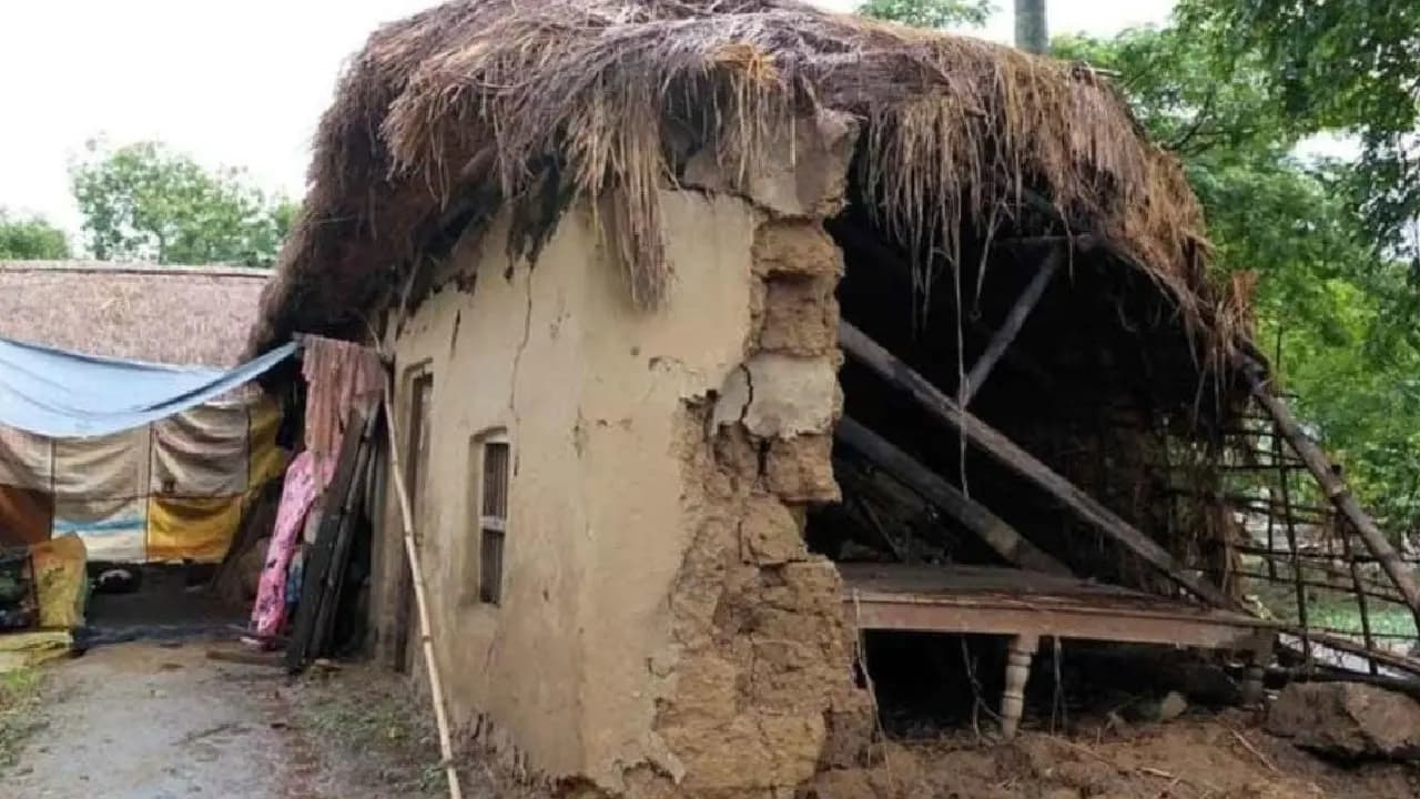 Heavy Rain fall 3  dead after house wall collapses in Bankura