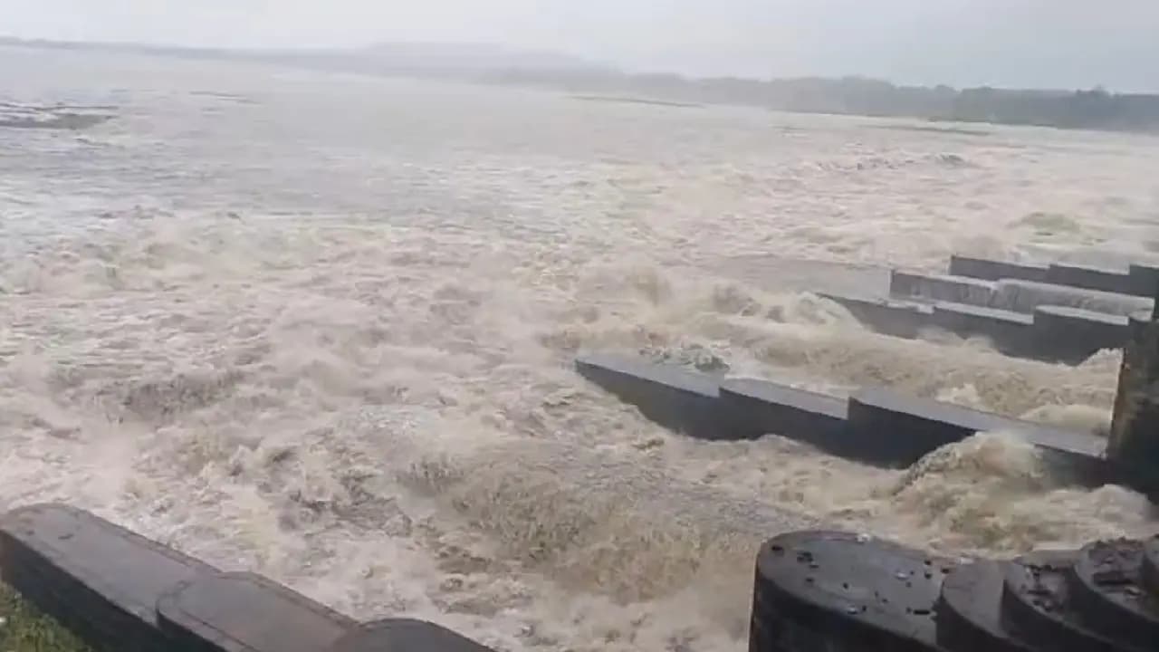 Damodar Water levels rising flood high risk in south bengal