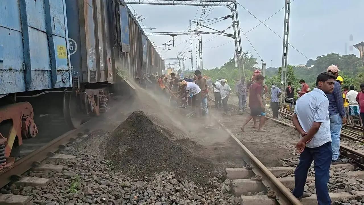 List of Trains Cancelled Due to land subsidence at Tildanga–New Farakka in Maldah Division