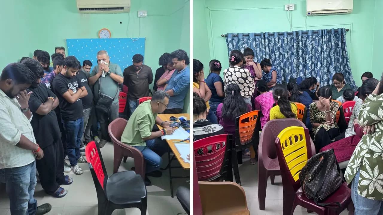 66 person arrested from two fake call centres in Kolkata