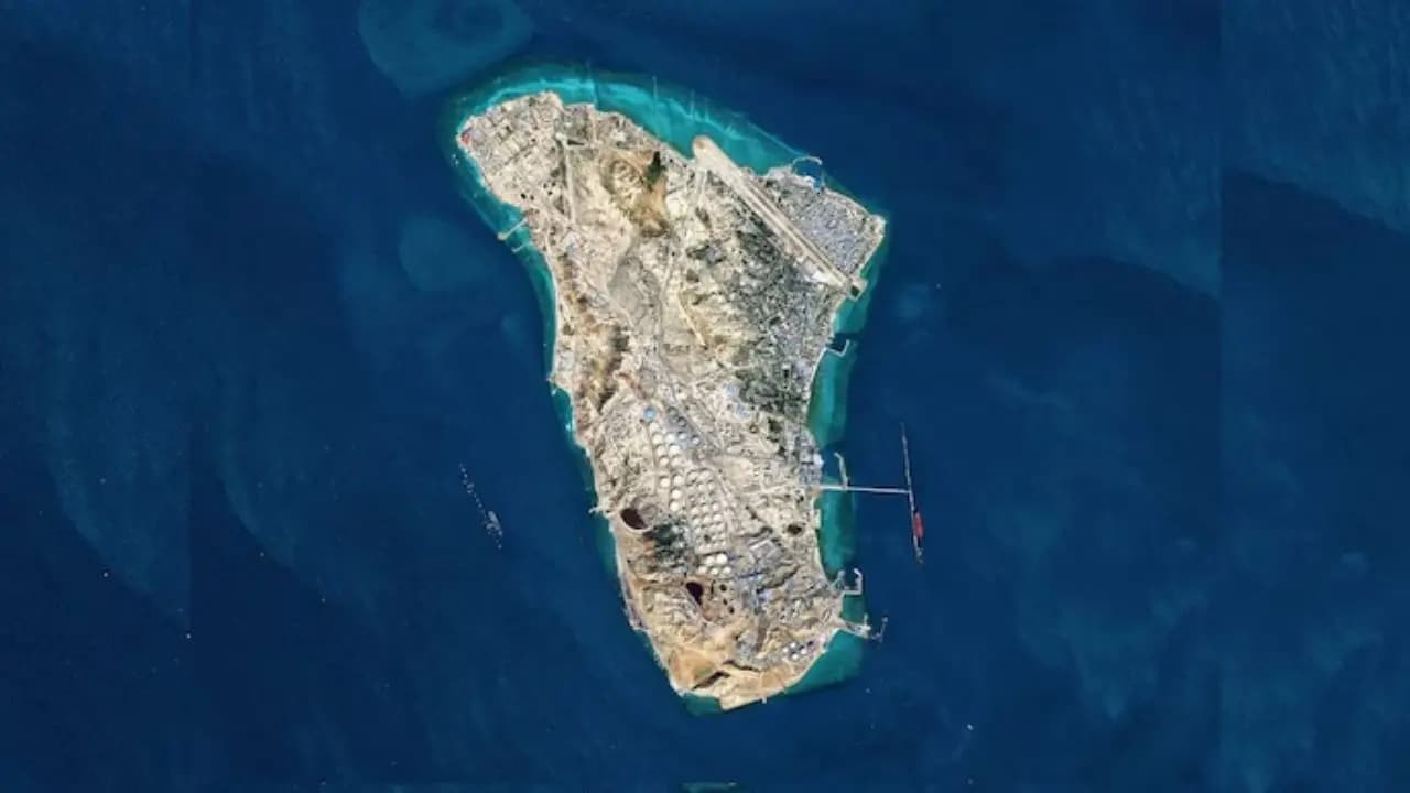Iran US War: US attack on Iranian oil tanker loud explosion shakes Kharg Island