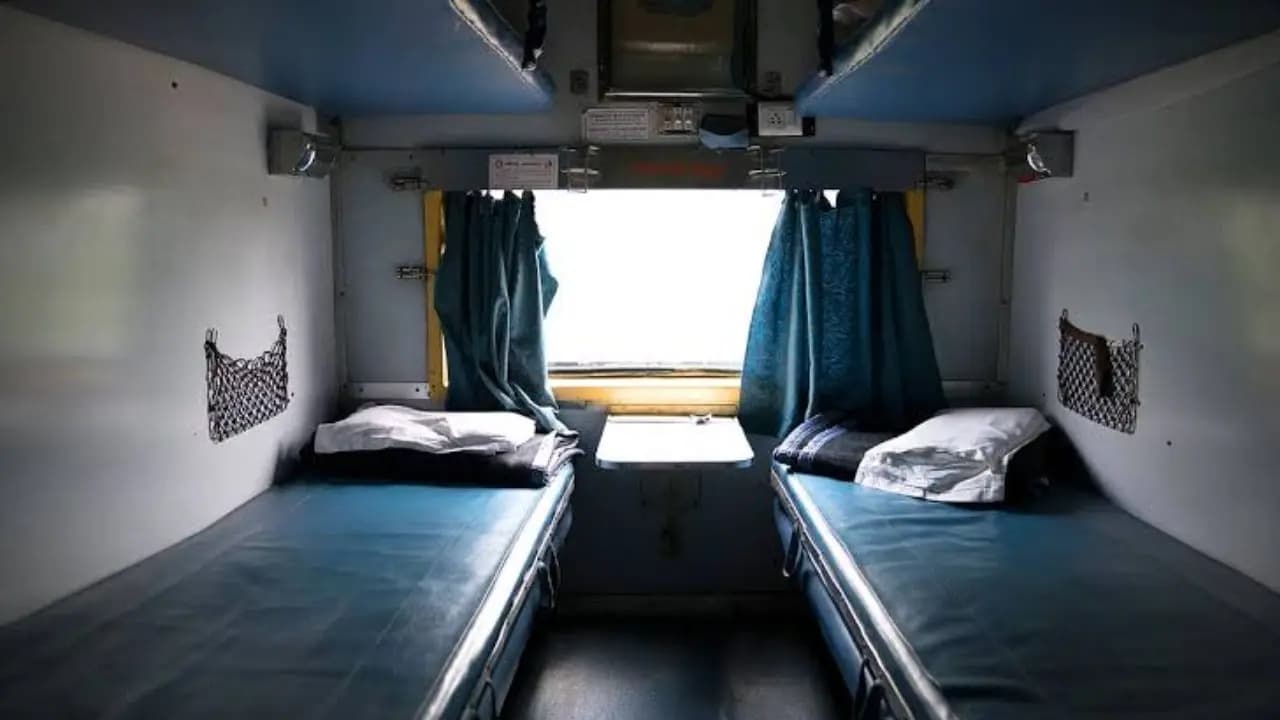 Train journey: which one should you choose for upper or lower berth
