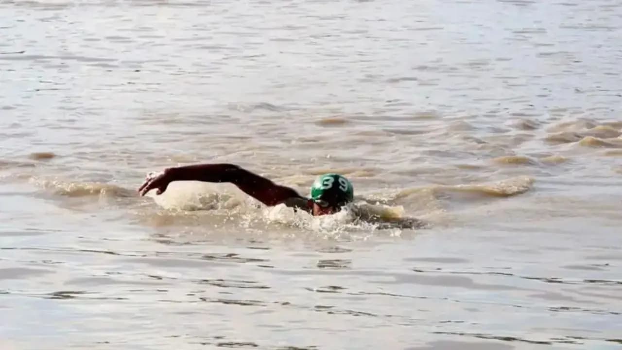 Murshidabad: Murshidabad hosts worlds longest swimming competition on Sunday morning