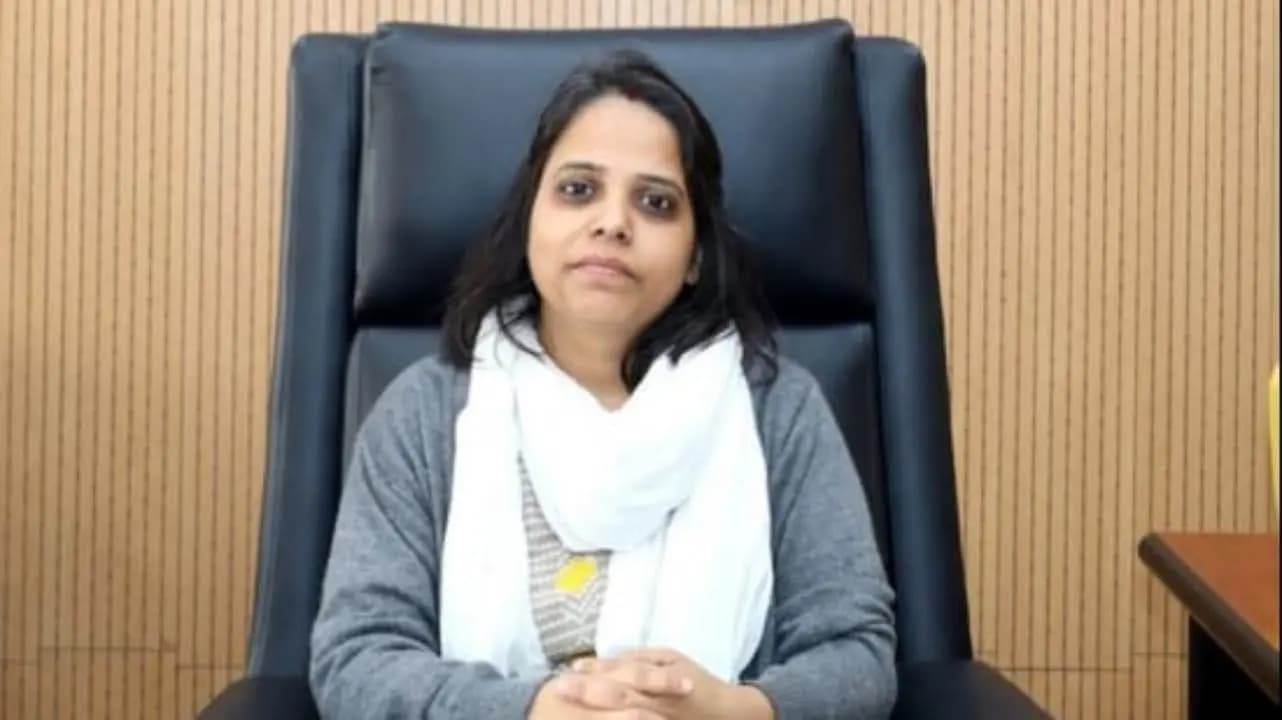 Angry IAS Officer: Transferred 4 Times a Year IAS Officer Slams Administration Over Subordinates' Threats