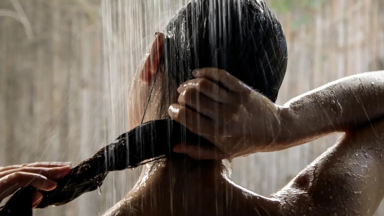 Fever and Bathing: Should you Bathe when you have a fever? What should you do and what should you avoid?