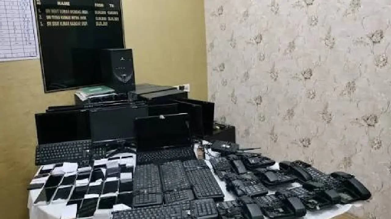 Fake Call Center Busted in Salt Lake ​Police Raid Illegal Call Center 19 Arrested for Duping Foreigners