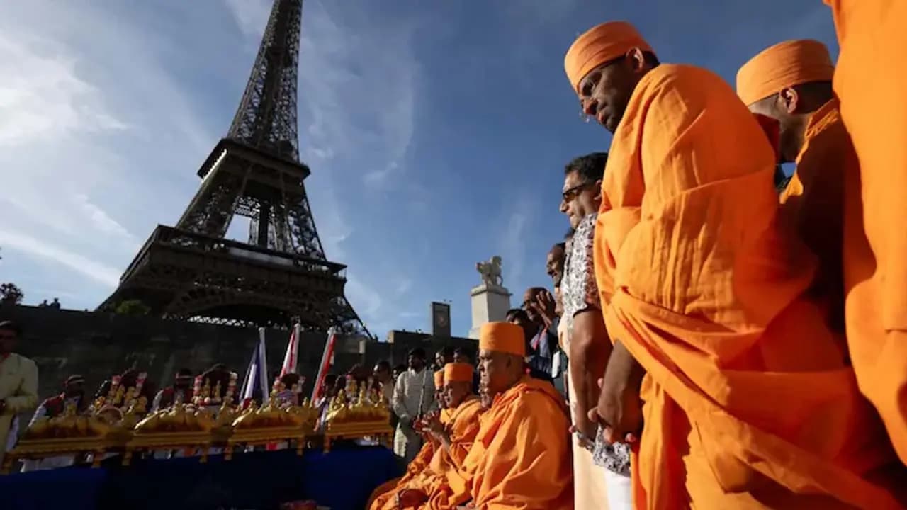 Eiffel Tower Reopen: We are not misogynistic That Hindu organization finally apologized than Eiffel Tower reopens 