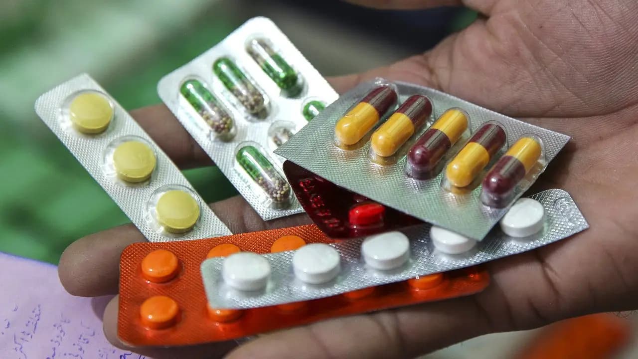 Drug Control officers visit medicine market Here know the reason 