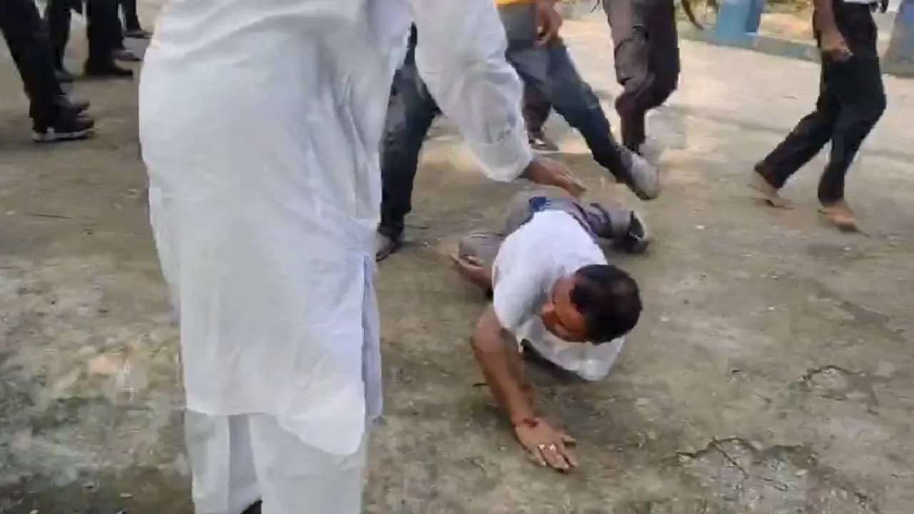 West Bengal Shocker: Jalpaiguri School Head Master Assulted, Beaten By Students During Teachers Day Celebration
