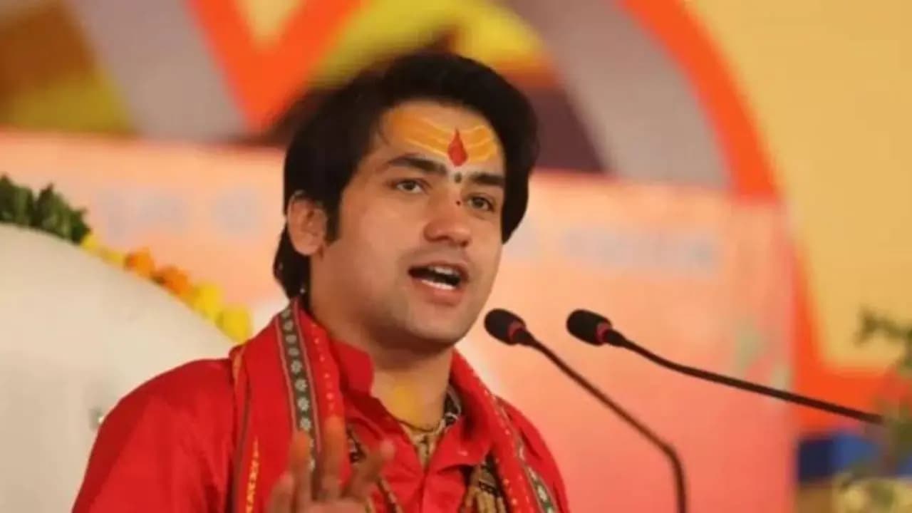 Arrest in Bageshwar Baba Controversy: Police arrests Congress leader Atanu Das from his tollygunge house at Thursday night 